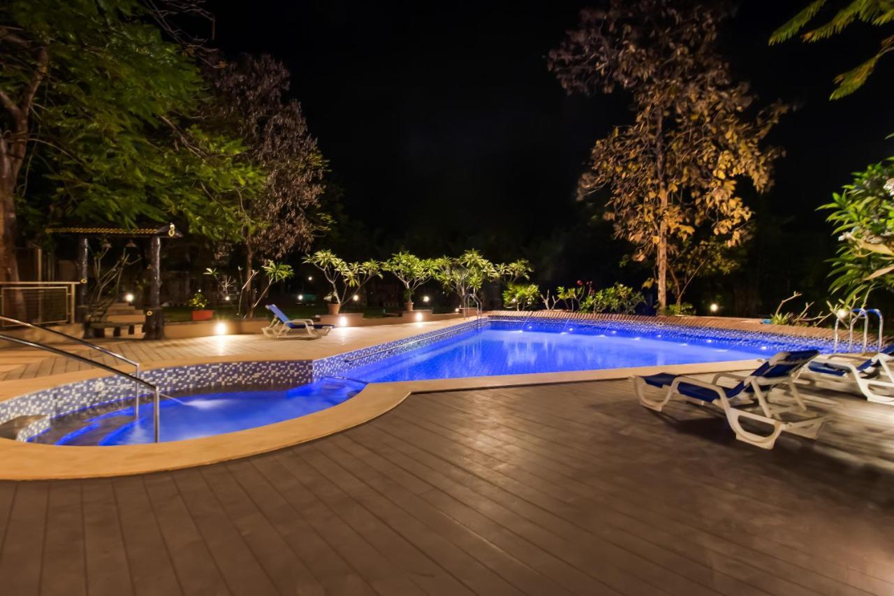 Club Mahindra Netrang Hotel Exterior foto
