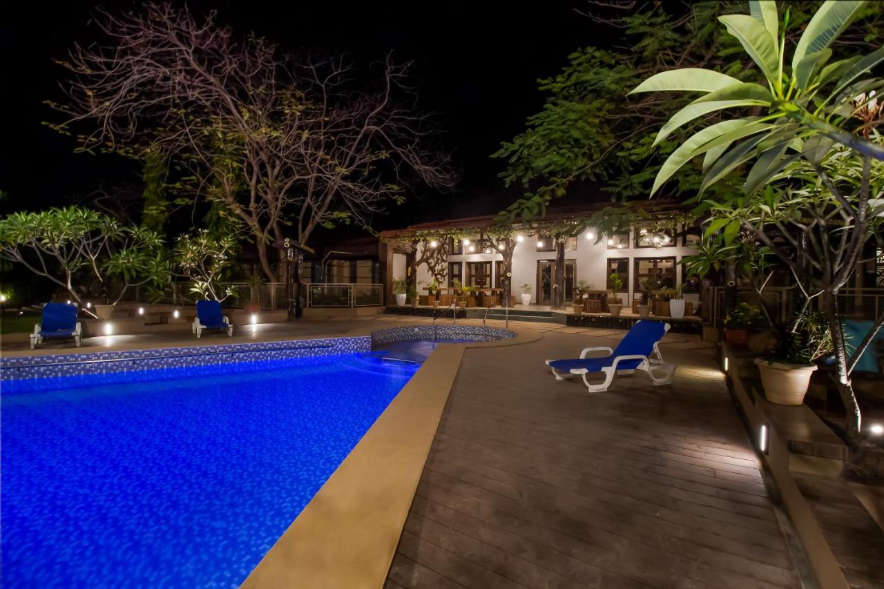 Club Mahindra Netrang Hotel Exterior foto